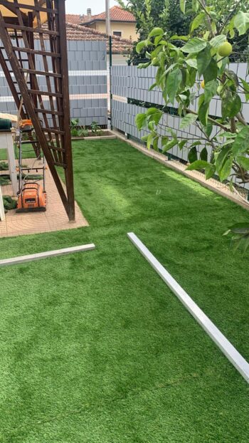 Progettazione giardino con prato sintetico e gazebo